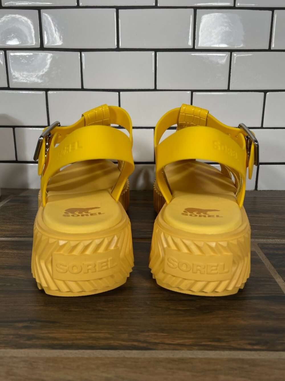 Sorel Ona Streetworks Fisherman Mid Sandal Shoes Womens Sz 9 Yellow Ray Leather - Picture 4 of 12